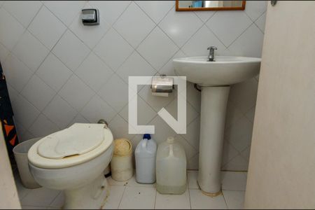 Casa de condomínio à venda com 318m², 4 quartos e sem vagaÁrea de serviço - Banheiro