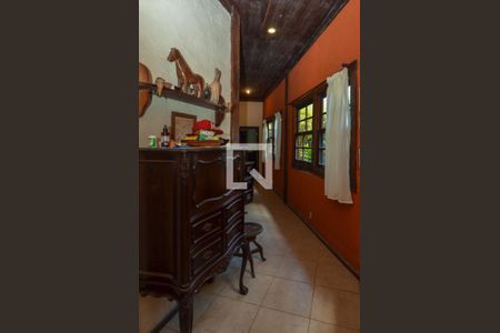 Casa de condomínio à venda com 318m², 4 quartos e sem vagaCorredor