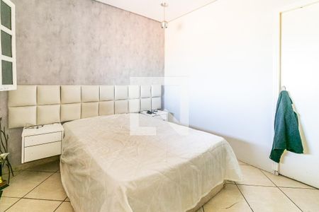 Casa à venda com 220m², 3 quartos e 2 vagasSuíte