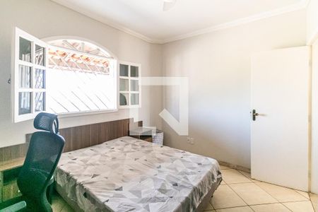 Casa à venda com 220m², 3 quartos e 2 vagasQuarto 2