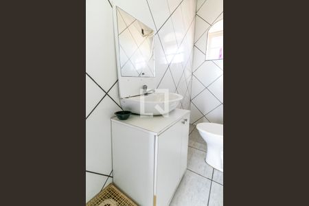 Casa à venda com 220m², 3 quartos e 2 vagasBanheiro 