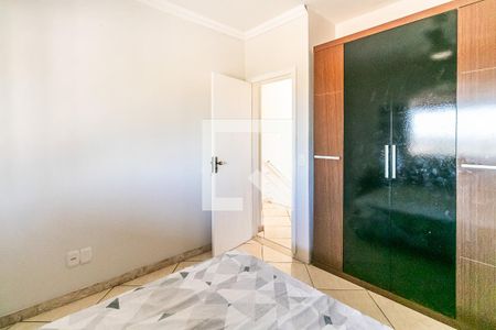 Casa à venda com 220m², 3 quartos e 2 vagasQuarto 2