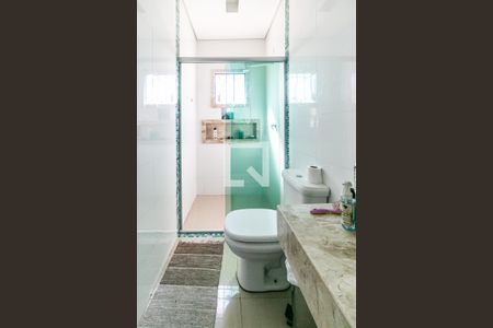 Casa à venda com 220m², 3 quartos e 2 vagasBanheiro da Suíte