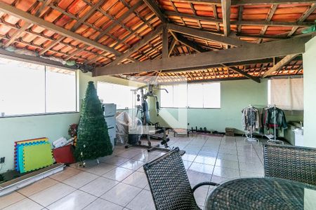 Casa à venda com 220m², 3 quartos e 2 vagasCobertura