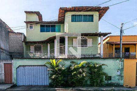 Casa à venda com 220m², 3 quartos e 2 vagasFachada