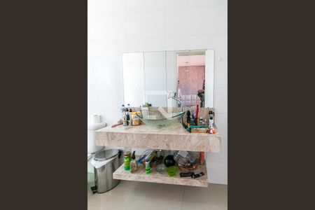 Casa à venda com 220m², 3 quartos e 2 vagasBanheiro da Suíte