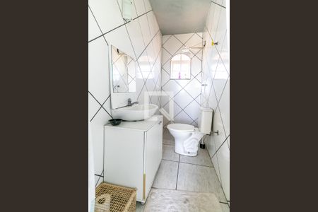 Casa à venda com 220m², 3 quartos e 2 vagasBanheiro 