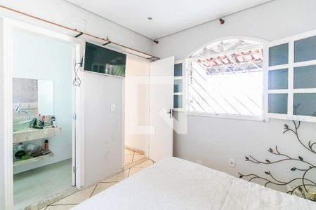 Casa à venda com 220m², 3 quartos e 2 vagasSuíte