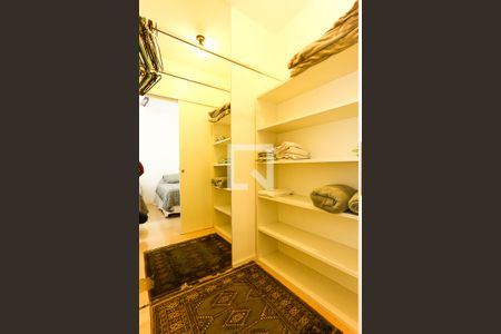 Quarto de apartamento à venda com 1 quarto, 58m² em Vila Andrade, São Paulo