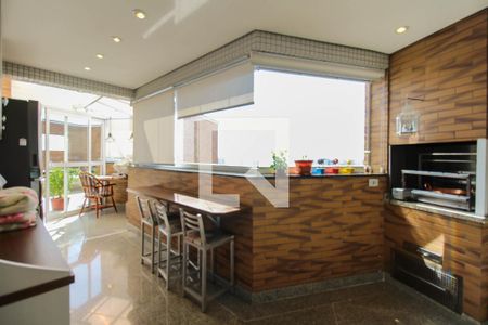 Apartamento à venda com 421m², 4 quartos e 6 vagas Apartamento à venda com 421m², 4 quartos e 6 vagasVaranda gourmet