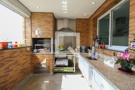 Apartamento à venda com 421m², 4 quartos e 6 vagas Apartamento à venda com 421m², 4 quartos e 6 vagasVaranda gourmet