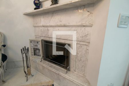 Apartamento à venda com 421m², 4 quartos e 6 vagas Apartamento à venda com 421m², 4 quartos e 6 vagasLareira