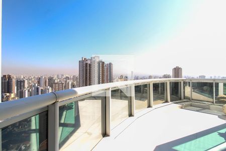 Apartamento à venda com 421m², 4 quartos e 6 vagas Apartamento à venda com 421m², 4 quartos e 6 vagasSacada da Sala