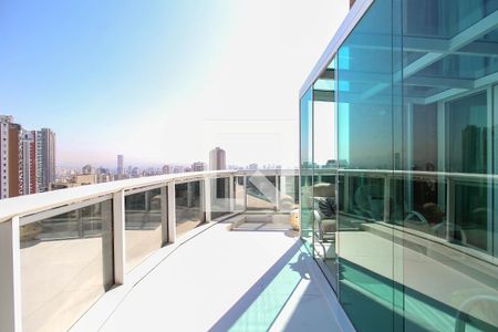 Apartamento à venda com 421m², 4 quartos e 6 vagas Apartamento à venda com 421m², 4 quartos e 6 vagasSacada da Sala