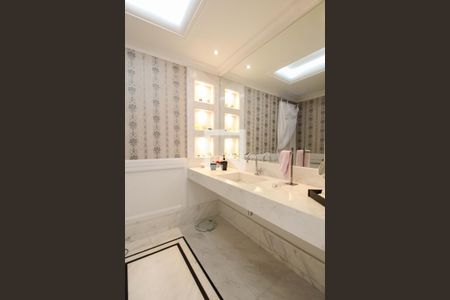 Apartamento à venda com 421m², 4 quartos e 6 vagas Apartamento à venda com 421m², 4 quartos e 6 vagasLavabo