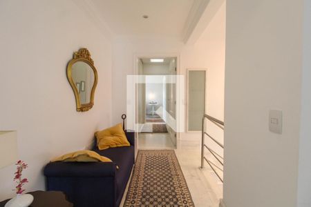 Apartamento à venda com 421m², 4 quartos e 6 vagas Apartamento à venda com 421m², 4 quartos e 6 vagasHall