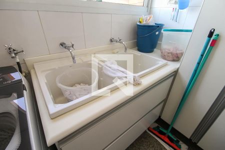 Apartamento à venda com 421m², 4 quartos e 6 vagas Apartamento à venda com 421m², 4 quartos e 6 vagasÁrea de Serviço