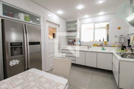 Apartamento à venda com 421m², 4 quartos e 6 vagas Apartamento à venda com 421m², 4 quartos e 6 vagasCozinha