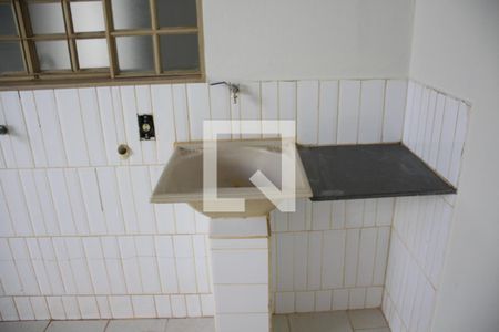 Casa para alugar com 60m², 2 quartos e 1 vagaÁrea de Serviço