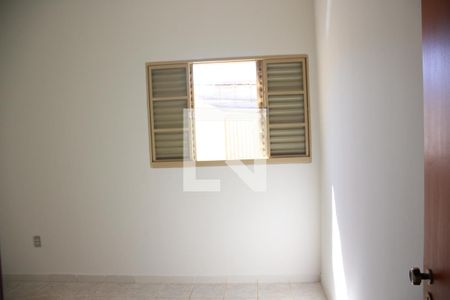 Quarto 2 de casa para alugar com 2 quartos, 60m² em Brasil, Uberlândia