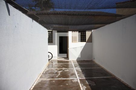 Garagem de casa para alugar com 2 quartos, 60m² em Brasil, Uberlândia