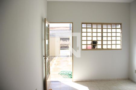 Sala de casa para alugar com 2 quartos, 60m² em Brasil, Uberlândia