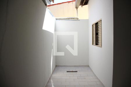 Casa para alugar com 60m², 2 quartos e 1 vagaÁrea de Serviço