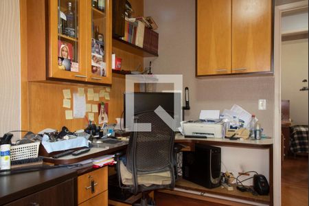 Apartamento à venda com 109m², 4 quartos e 3 vagasQuarto 2