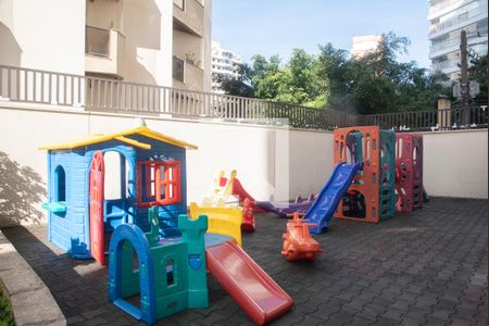 Apartamento à venda com 109m², 4 quartos e 3 vagasÁrea comum - Playground