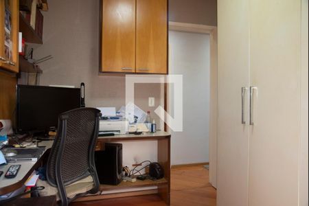 Apartamento à venda com 109m², 4 quartos e 3 vagasQuarto 2
