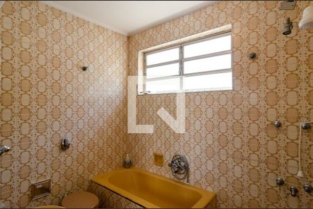 Casa à venda com 320m², 4 quartos e 3 vagasBanheiro Suíte 1