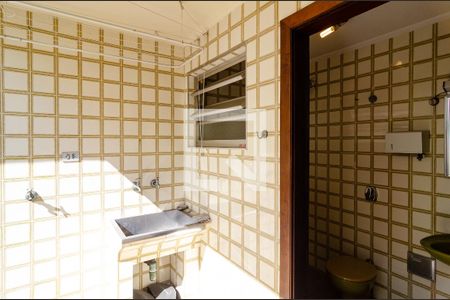 Casa à venda com 320m², 4 quartos e 3 vagasLavanderia 2