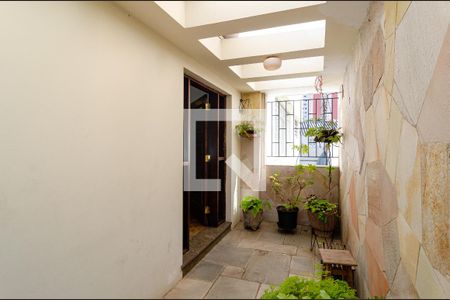 Casa à venda com 320m², 4 quartos e 3 vagasEntrada