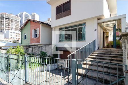 Casa à venda com 320m², 4 quartos e 3 vagasFachada