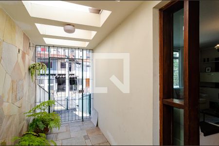 Casa à venda com 320m², 4 quartos e 3 vagasEntrada