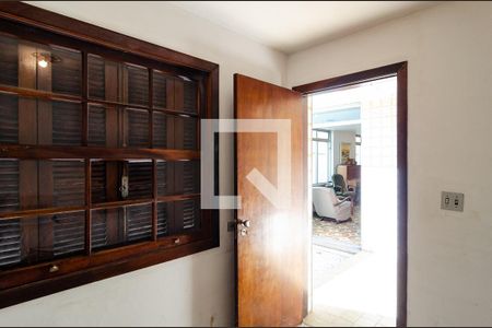 Casa à venda com 320m², 4 quartos e 3 vagasQuarto de Serviço