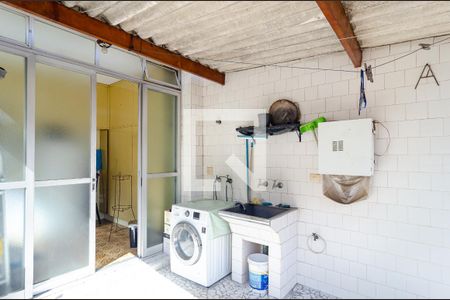 Casa à venda com 320m², 4 quartos e 3 vagasLavanderia