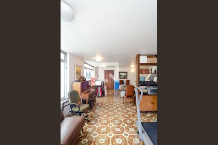 Casa à venda com 320m², 4 quartos e 3 vagasSalão de Festas