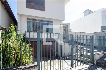 Casa à venda com 320m², 4 quartos e 3 vagasFachada