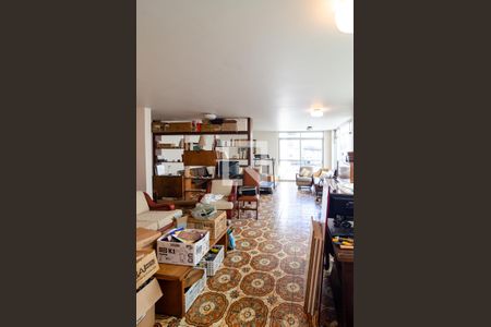 Casa à venda com 320m², 4 quartos e 3 vagasSalão de Festas