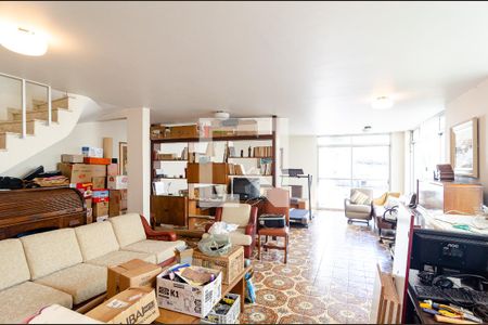 Casa à venda com 320m², 4 quartos e 3 vagasSalão de Festas