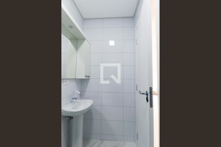 Banheiro Social de apartamento para alugar com 1 quarto, 32m² em Uberaba, Curitiba