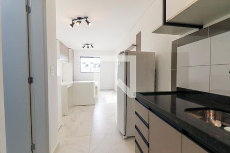 Cozinha de apartamento para alugar com 1 quarto, 32m² em Uberaba, Curitiba