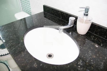 Casa à venda com 120m², 3 quartos e 2 vagas Casa à venda com 120m², 3 quartos e 2 vagasBanheiro 2