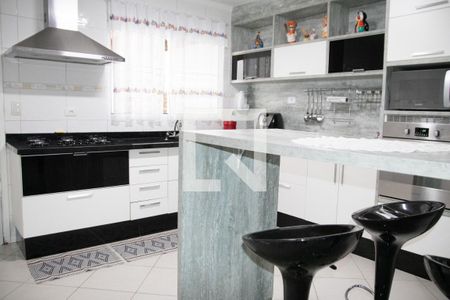 Casa à venda com 120m², 3 quartos e 2 vagas Casa à venda com 120m², 3 quartos e 2 vagasCozinha