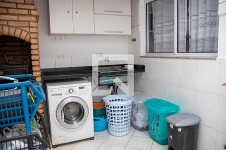 Casa à venda com 120m², 3 quartos e 2 vagas Casa à venda com 120m², 3 quartos e 2 vagasÁrea de Serviço