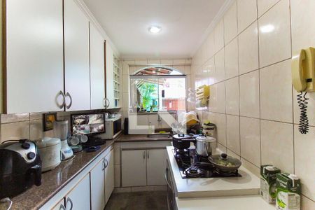 Casa à venda com 160m², 2 quartos e 5 vagas Casa à venda com 160m², 2 quartos e 5 vagasCozinha