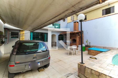 Casa à venda com 160m², 2 quartos e 5 vagas Casa à venda com 160m², 2 quartos e 5 vagasQuintal