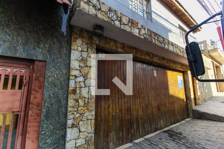 Casa à venda com 160m², 2 quartos e 5 vagas Casa à venda com 160m², 2 quartos e 5 vagasFachada