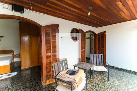 Casa à venda com 160m², 2 quartos e 5 vagas Casa à venda com 160m², 2 quartos e 5 vagasVaranda das Suítes